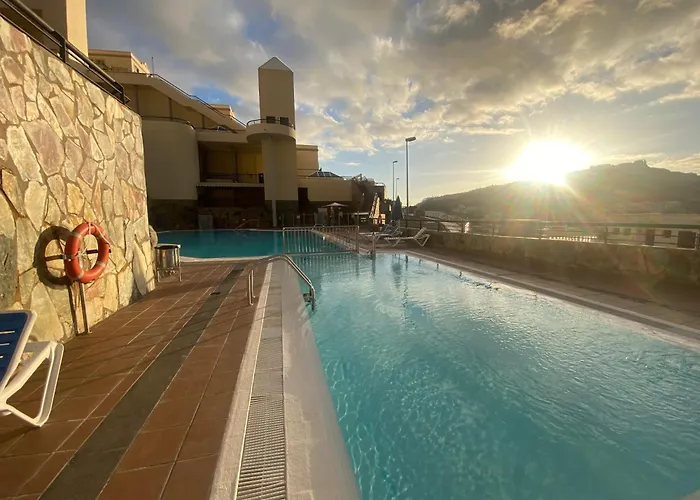 Apartment With Jacuzzi And Pool Access